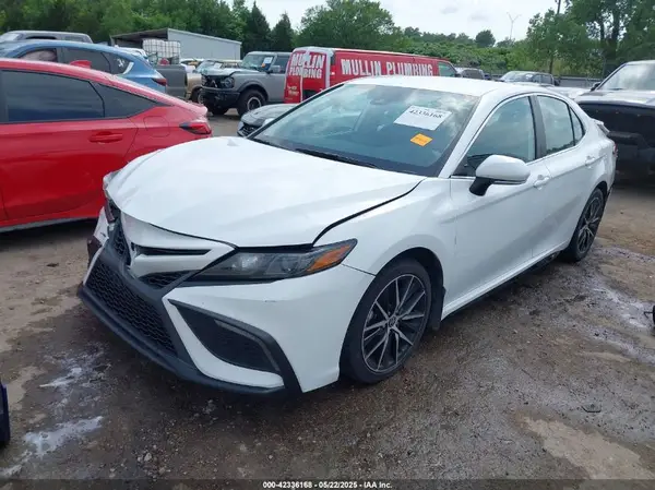 4T1G11AK6NU669161 2022 TOYOTA CAMRY - Image 2