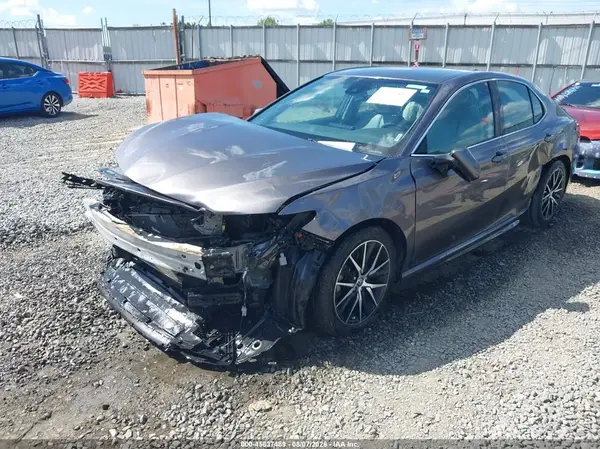 4T1G11AK6NU669239 2022 TOYOTA CAMRY - Image 2