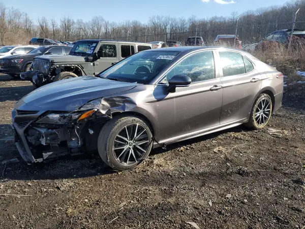 4T1G11AK6NU669757 2022 TOYOTA CAMRY - Image 1