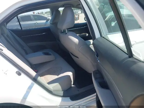4T1G11AK6NU673162 2022 TOYOTA CAMRY - Image 8