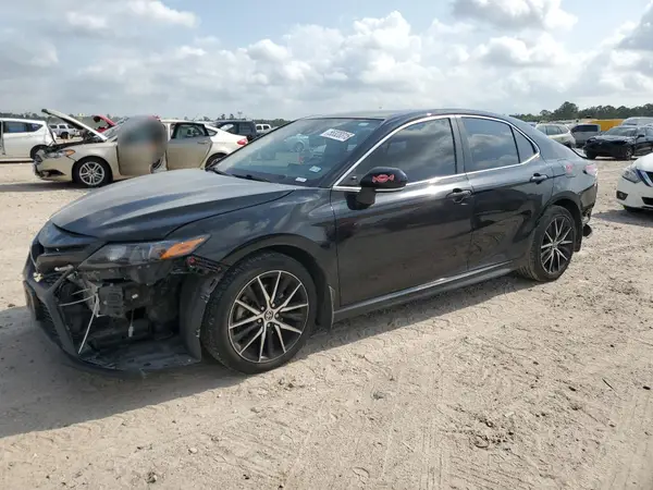 4T1G11AK6NU673856 2022 TOYOTA CAMRY - Image 1