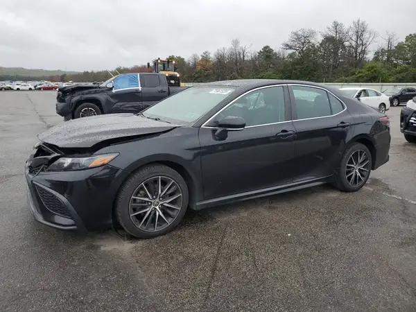 4T1G11AK6NU674845 2022 TOYOTA CAMRY - Image 1