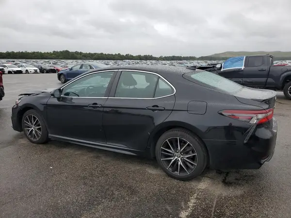 4T1G11AK6NU674845 2022 TOYOTA CAMRY - Image 2