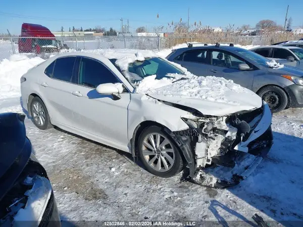 4T1G11AK6NU678085 2022 TOYOTA CAMRY - Image 1