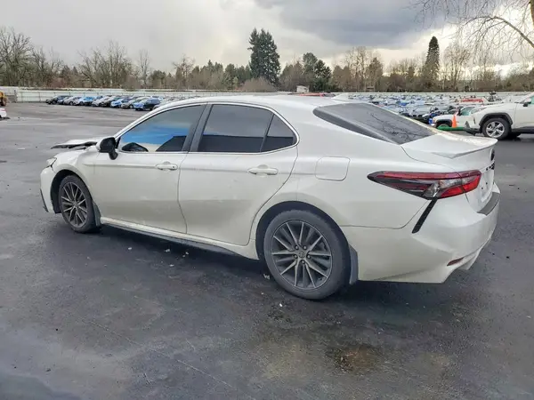 4T1G11AK6NU680175 2022 TOYOTA CAMRY - Image 2
