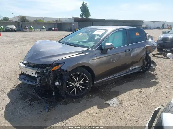 4T1G11AK6NU680189 2022 TOYOTA CAMRY - Image 2