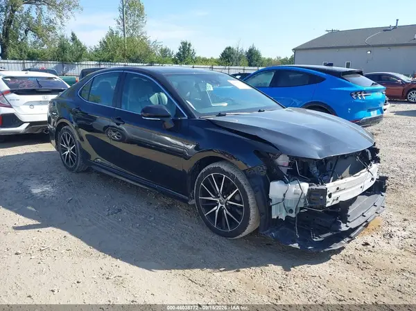 4T1G11AK6NU680838 2022 TOYOTA CAMRY - Image 1