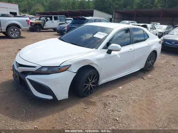 4T1G11AK6NU681293 2022 TOYOTA CAMRY - Image 2
