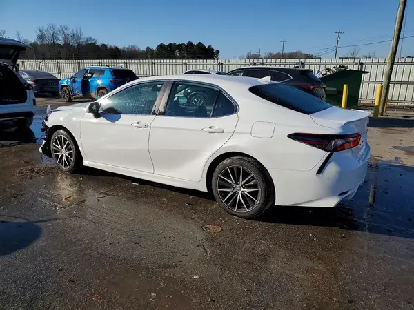 4T1G11AK6NU686302 2022 TOYOTA CAMRY - Image 2