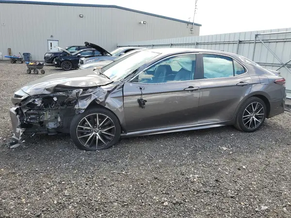 4T1G11AK6NU691175 2022 TOYOTA CAMRY - Image 1