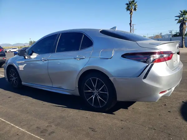 4T1G11AK6NU692097 2022 TOYOTA CAMRY - Image 2