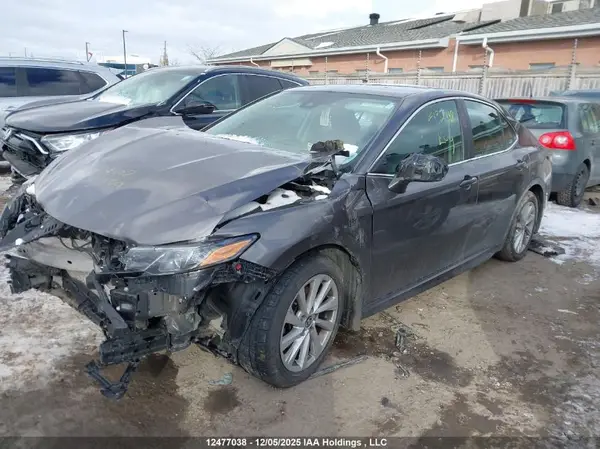 4T1G11AK6NU692777 2022 TOYOTA CAMRY - Image 2