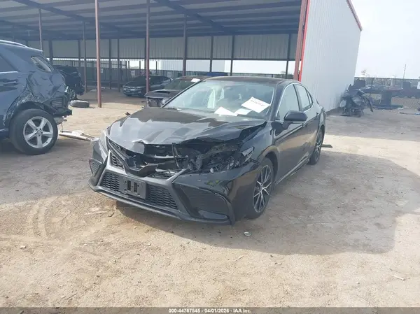 4T1G11AK6NU694576 2022 TOYOTA CAMRY - Image 2