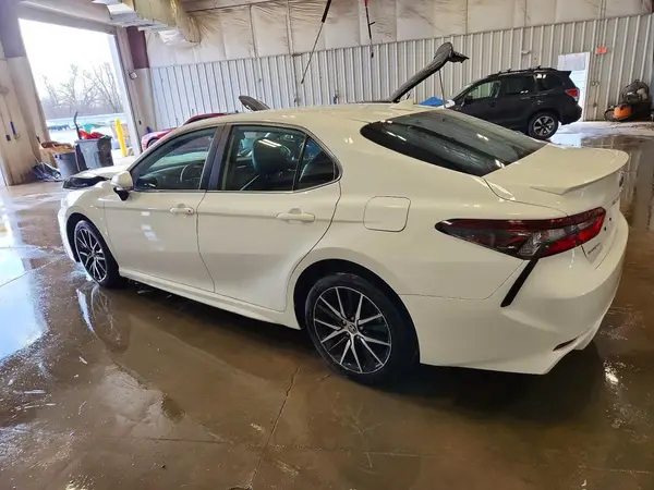 4T1G11AK6NU695274 2022 TOYOTA CAMRY - Image 2