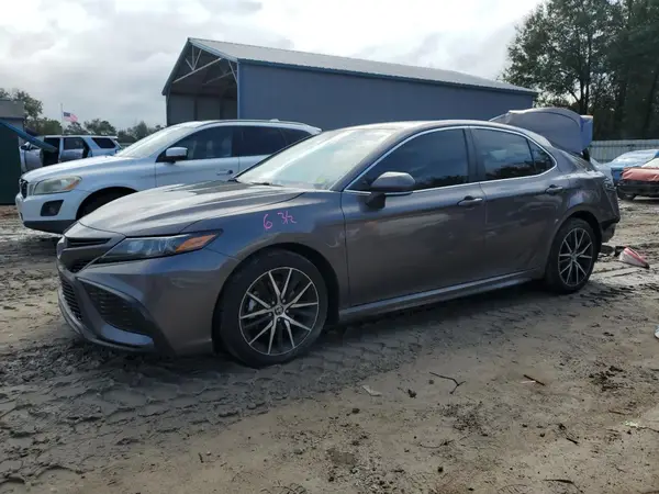4T1G11AK6NU696747 2022 TOYOTA CAMRY - Image 1