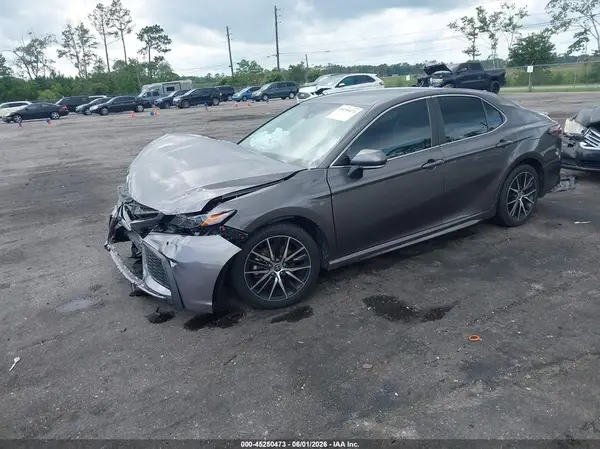 4T1G11AK6NU699549 2022 TOYOTA CAMRY - Image 2