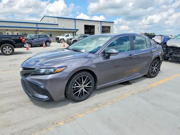4T1G11AK6NU702322 2022 TOYOTA CAMRY - Image 1