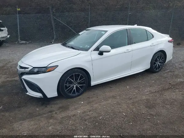 4T1G11AK6NU703406 2022 TOYOTA CAMRY - Image 2