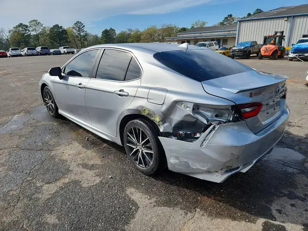 4T1G11AK6NU703891 2022 TOYOTA CAMRY - Image 2