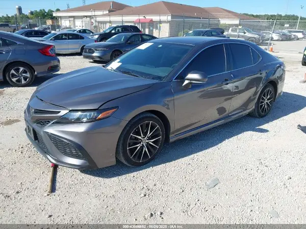 4T1G11AK6NU709156 2022 TOYOTA CAMRY - Image 2