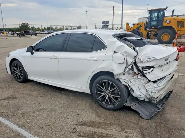 4T1G11AK6NU715037 2022 TOYOTA CAMRY - Image 2