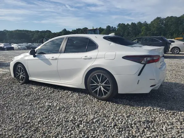 4T1G11AK6NU716902 2022 TOYOTA CAMRY - Image 2