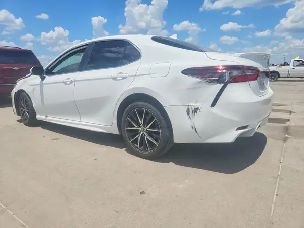 4T1G11AK6NU718892 2022 TOYOTA CAMRY - Image 2