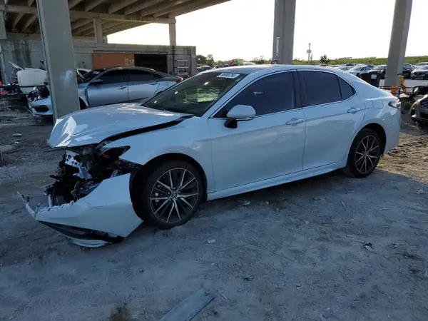 4T1G11AK6PU158357 2023 TOYOTA CAMRY - Image 1