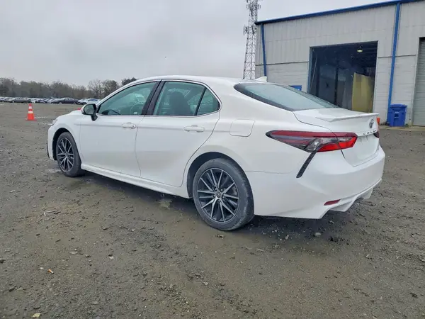 4T1G11AK6PU736277 2023 TOYOTA CAMRY - Image 2