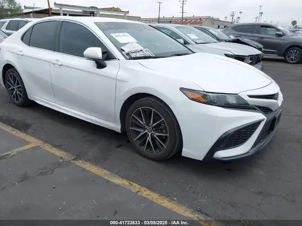 4T1G11AK6PU764032 2023 TOYOTA CAMRY - Image 1