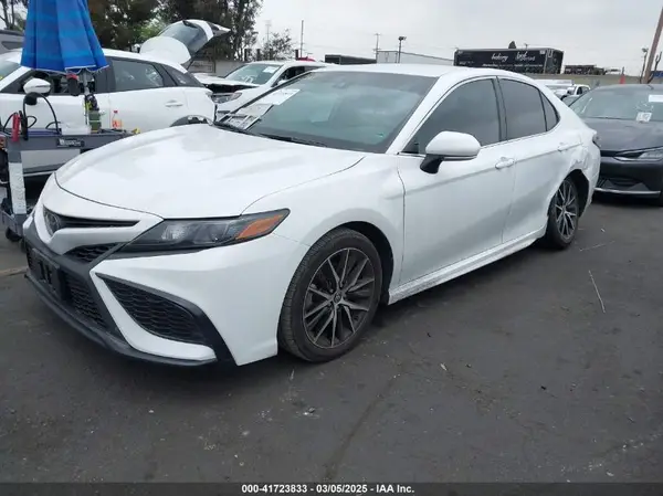 4T1G11AK6PU764032 2023 TOYOTA CAMRY - Image 2