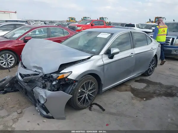 4T1G11AK6PU772101 2023 TOYOTA CAMRY - Image 2