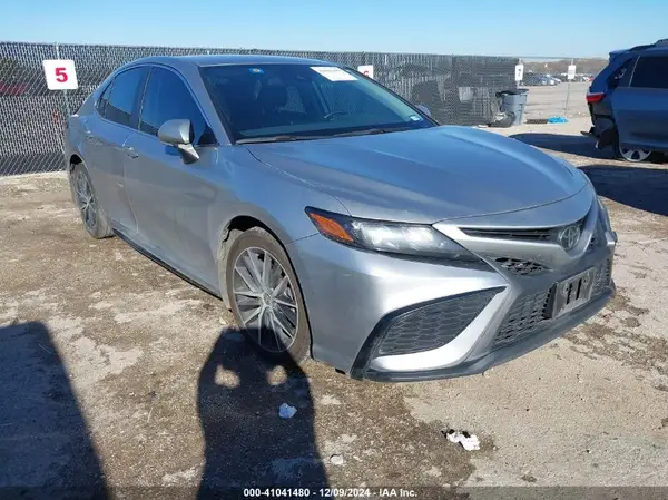 4T1G11AK6PU789805 2023 TOYOTA CAMRY - Image 1