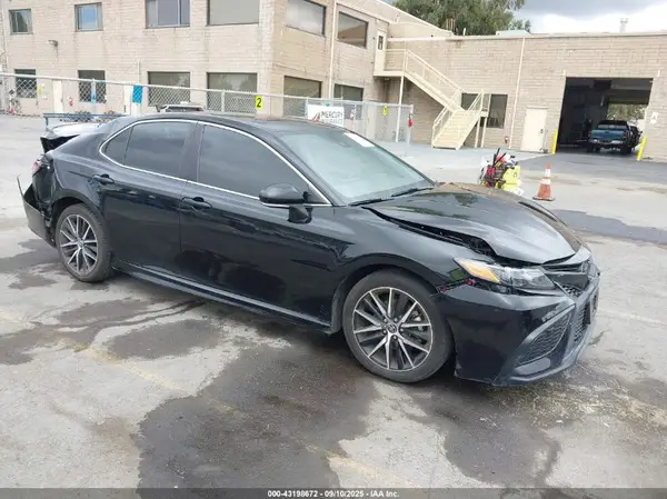 4T1G11AK6PU794132 2023 TOYOTA CAMRY - Image 1