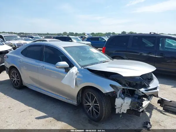4T1G11AK6PU795443 2023 TOYOTA CAMRY - Image 1
