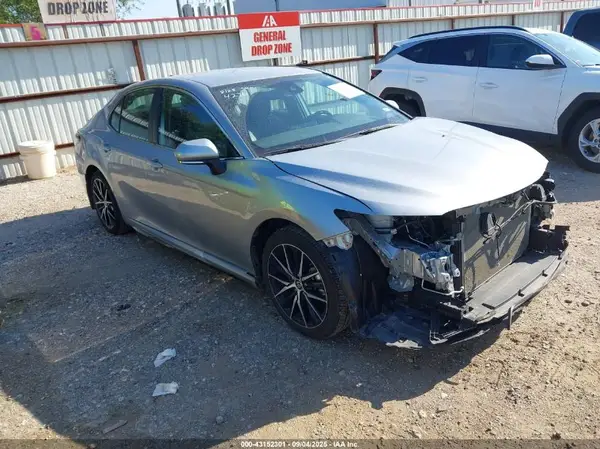 4T1G11AK6RU195279 2024 TOYOTA CAMRY - Image 1