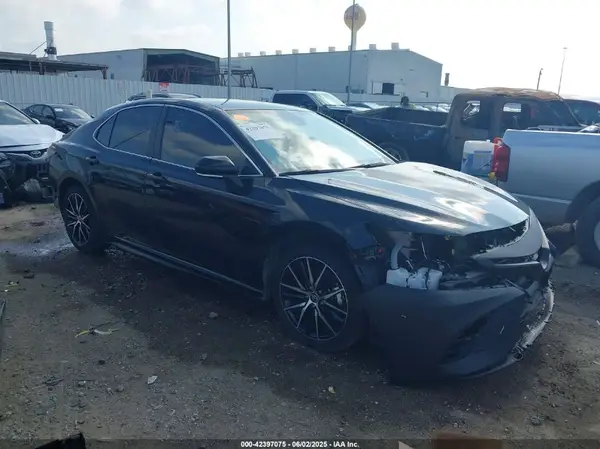 4T1G11AK6RU235246 2024 TOYOTA CAMRY - Image 1