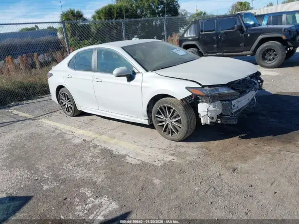 4T1G11AK6RU239183 2024 TOYOTA CAMRY - Image 1