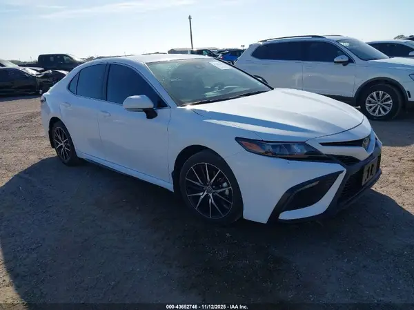 4T1G11AK6RU244433 2024 TOYOTA CAMRY - Image 1
