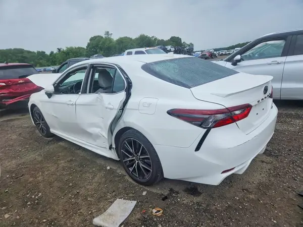 4T1G11AK6RU251608 2024 TOYOTA CAMRY - Image 2