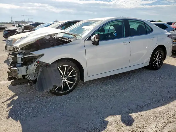 4T1G11AK6RU252189 2024 TOYOTA CAMRY - Image 1