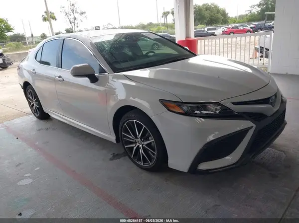 4T1G11AK6RU258624 2024 TOYOTA CAMRY - Image 1