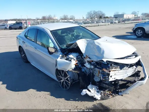 4T1G11AK6RU263242 2024 TOYOTA CAMRY - Image 1