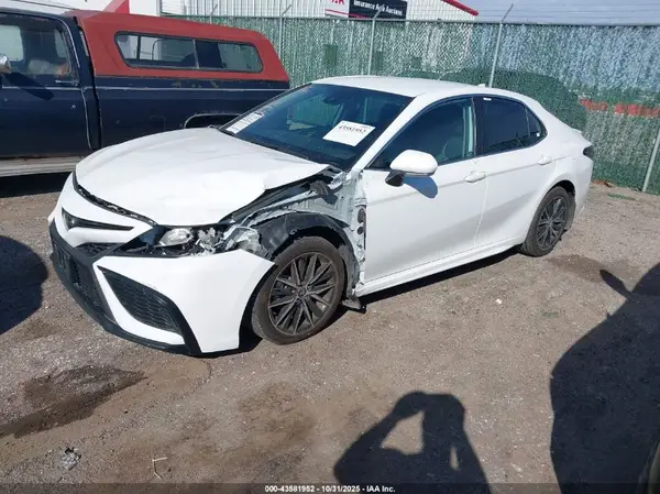 4T1G11AK6RU855482 2024 TOYOTA CAMRY - Image 2