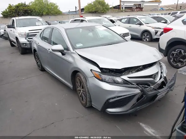 4T1G11AK6RU862920 2024 TOYOTA CAMRY - Image 1
