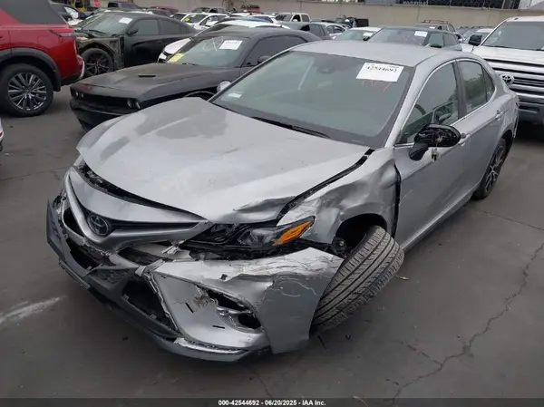 4T1G11AK6RU862920 2024 TOYOTA CAMRY - Image 2