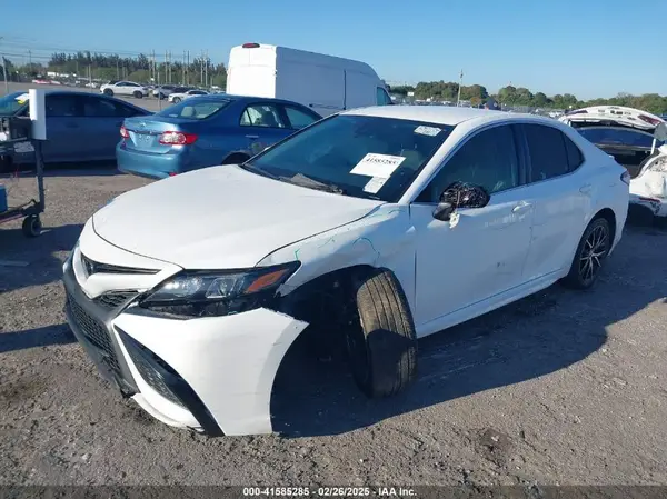 4T1G11AK6RU879152 2024 TOYOTA CAMRY - Image 2