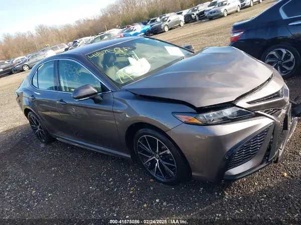 4T1G11AK6RU910562 2024 TOYOTA CAMRY - Image 1