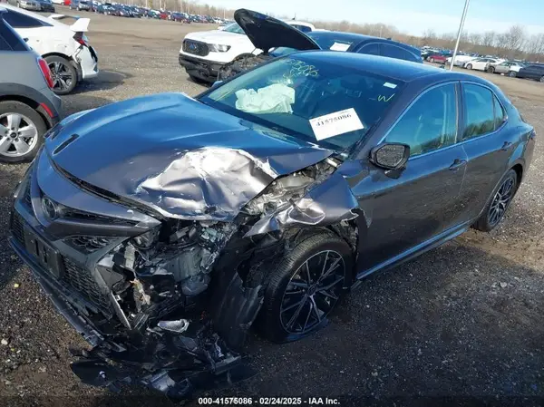 4T1G11AK6RU910562 2024 TOYOTA CAMRY - Image 2