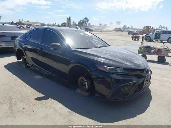 4T1G11AK6RU914711 2024 TOYOTA CAMRY - Image 1